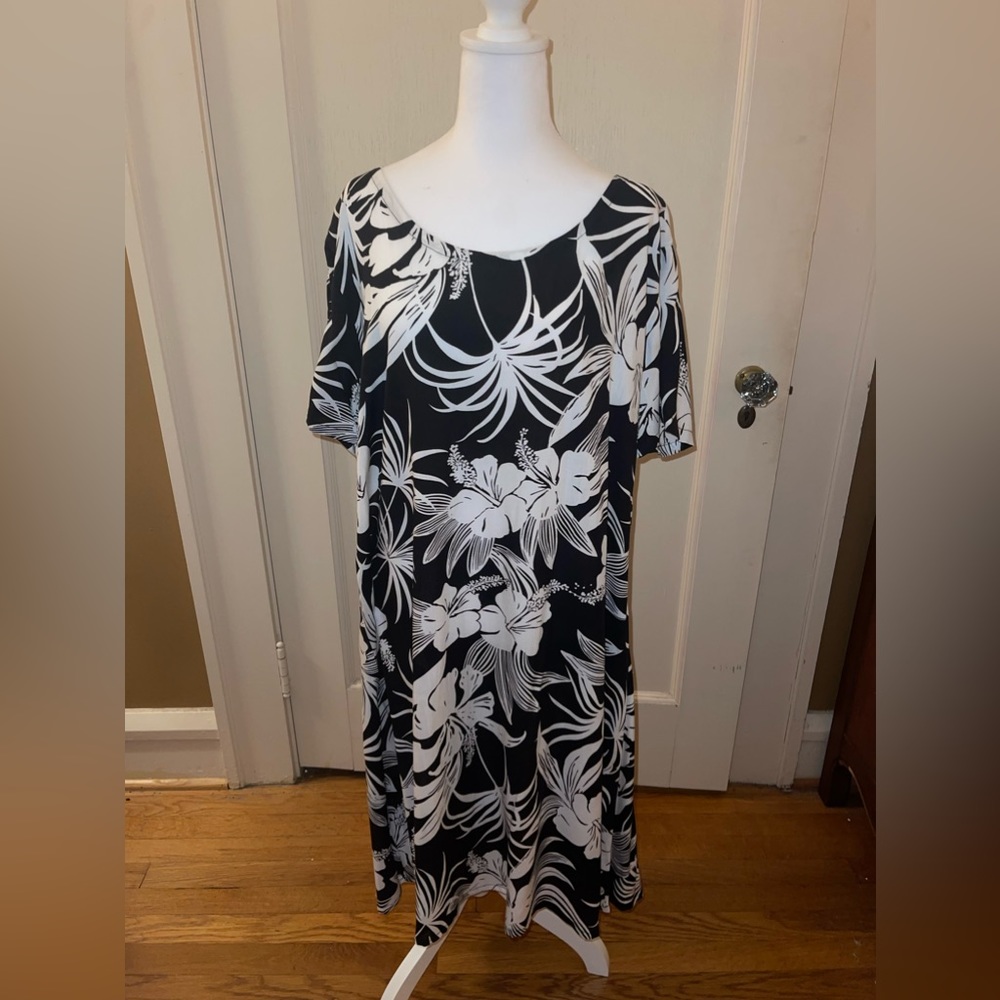 BNWT Size XXL Hibiscus Collection Hawaii Floral Dress/Cover Up